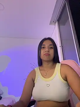 aly nicols online show from December 2025 06:21:01 AM