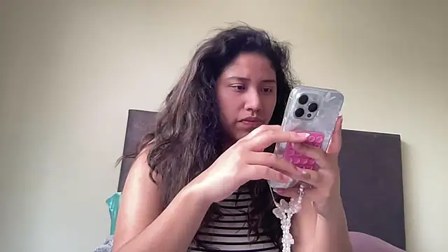 Kmiii21 online show from October 2025 03:25:01 PM