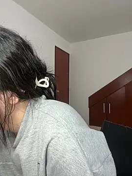 Selena Roa online show from February 2026 04:23:01 PM