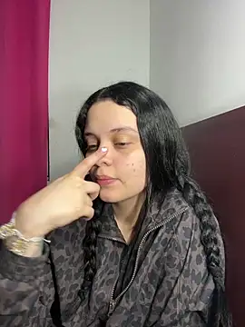 Selena Roa online show from March 2026 03:23:01 AM