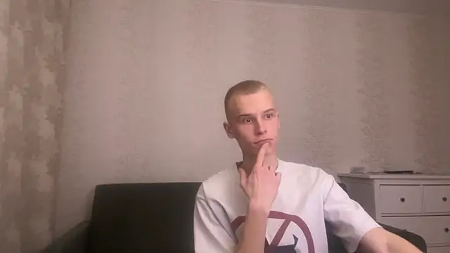 Snapshot of LukaBS1 chatting on October 2025 05:04:02 PM LukaBS1 online show from October 2025 05:04:02 PM