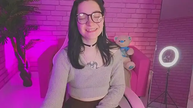 Snapshot of Linda_Sweetiest chatting on November 2025 01:48:02 AM Linda Sweetiest online show from November 2025 01:48:02 AM