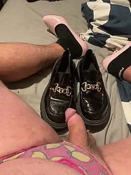 fortheloveofheels74 online show from October 2025 10:25:02 PM