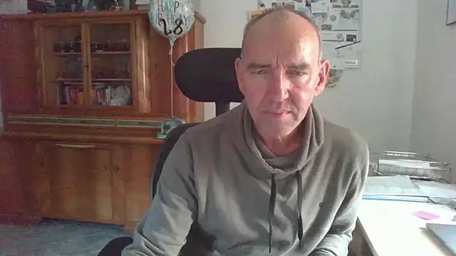 Snapshot of Lutzi1970 chatting on November 2025 02:28:02 PM Lutzi1970 online show from November 2025 02:28:02 PM