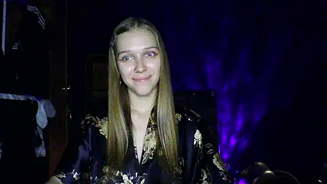 Snapshot of mari_martin chatting on November 2025 06:42:02 PM mari martin online show from November 2025 06:42:02 PM