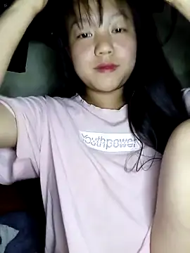 Quynhsumon online show from March 2026 04:01:02 PM