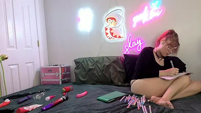 daddysprincess731 online show from April 2026 02:42:02 AM