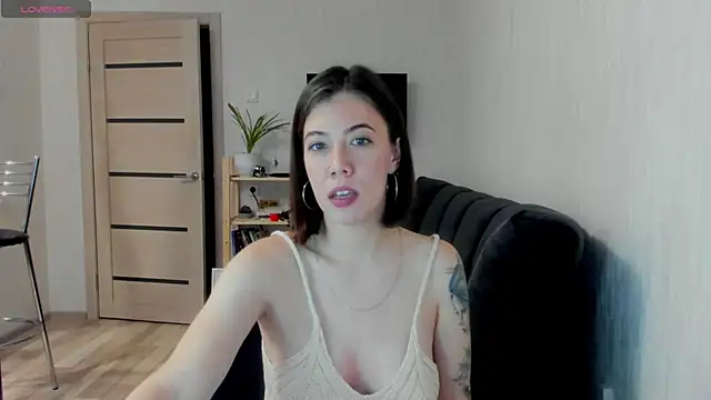 twinkle rosie online show from November 2025 05:04:02 PM