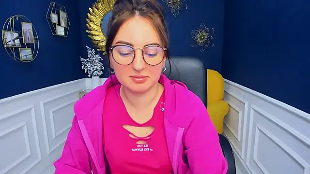 NoraSimons online show from March 2026 06:54:02 AM