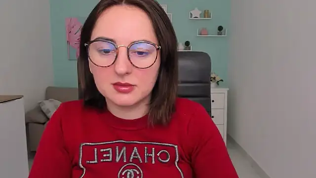 NoraSimons online show from March 2026 05:36:02 AM