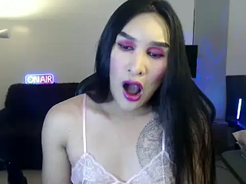 Snapshot of KeraMitenaa chatting on May 2026 09:39:02 AM KeraMitenaa online show from May 2026 09:39:02 AM