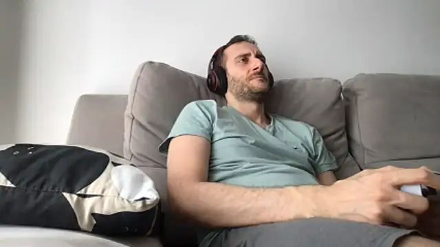 Snapshot of LukaShyGuy chatting on June 2026 07:57:01 AM LukaShyGuy online show from June 2026 07:57:01 AM