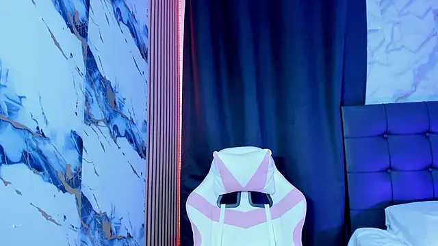 Scarlet DLuce online show from January 2026 09:02:02 AM