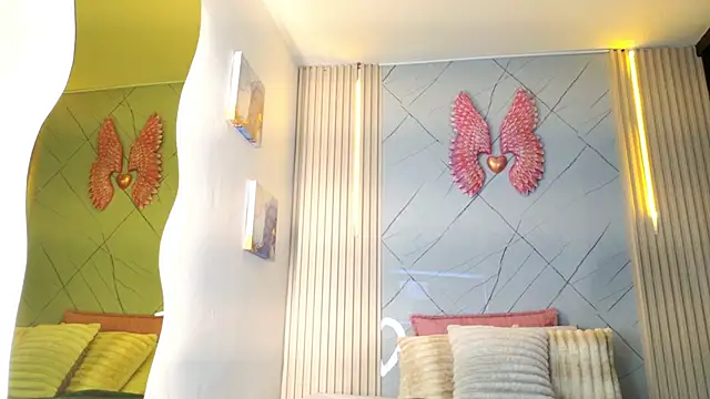 Sara swift9 online show from November 2025 08:09:01 PM