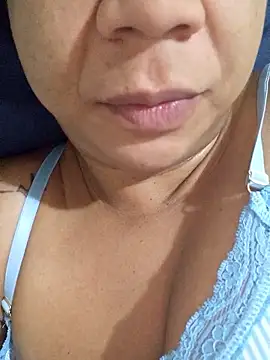 Bruninhadeusa online show from January 2026 11:37:02 AM