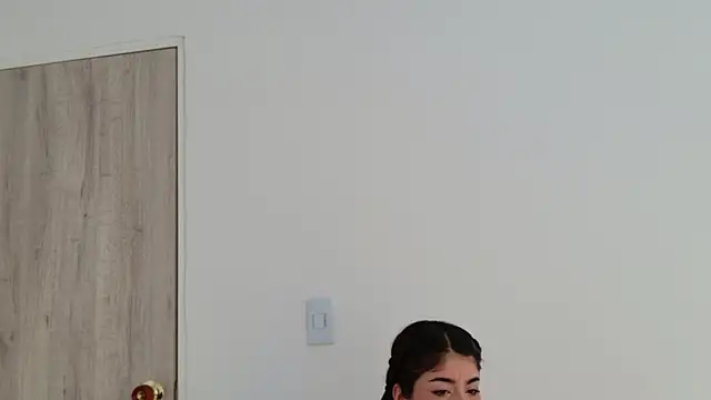 LisaMartinez34 online show from October 2025 05:50:02 PM