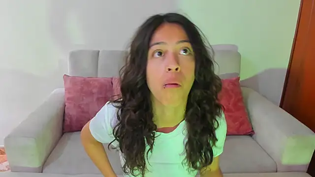 emily jonessxx online show from November 2025 07:23:02 PM