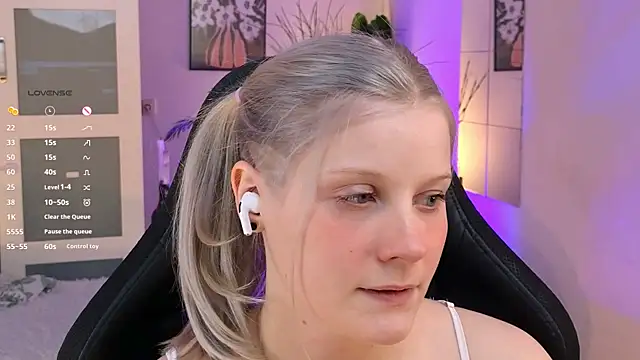 ShineJoan online show from November 2025 09:46:02 PM