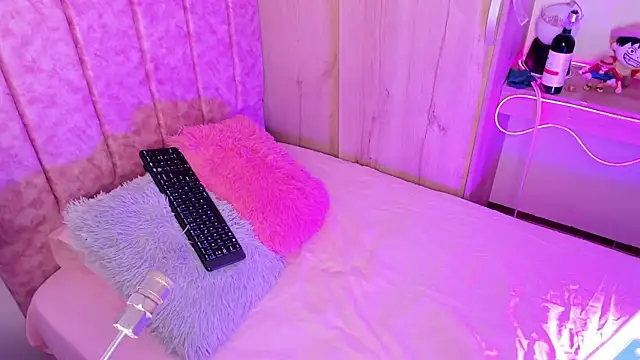 laana foxx online show from July 2026 11:50:02 PM