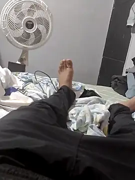 Snapshot of Gatoohottt chatting on October 2025 01:57:02 PM Gatoohottt online show from October 2025 01:57:02 PM