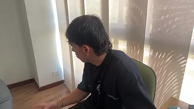 JUSTIN JHONS online show from March 2026 06:44:01 PM