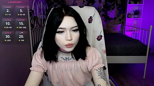 Emma Kirks online show from November 2025 10:38:01 AM