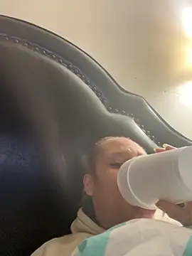 CreammieDelite online show from November 2025 05:19:01 AM