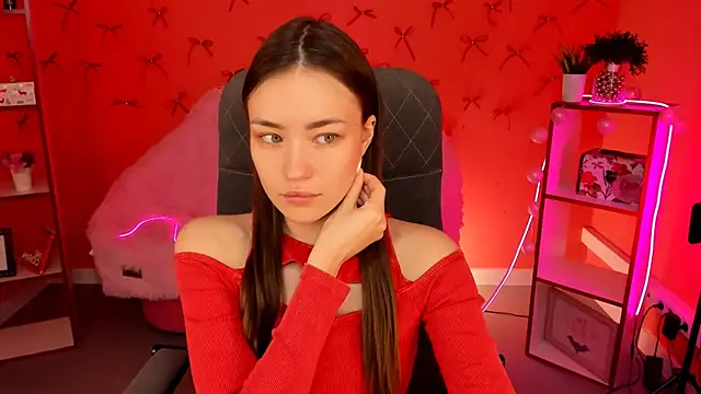 lollyrais online show from April 2026 01:09:02 PM