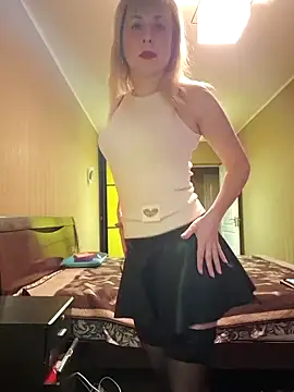 Snapshot of SelinaLovqx chatting on February 2026 02:43:01 PM SelinaLovqx online show from February 2026 02:43:01 PM