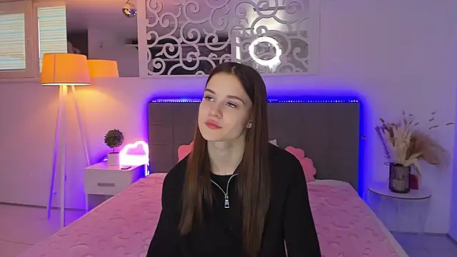 LuisaClover online show from January 2026 01:13:02 PM