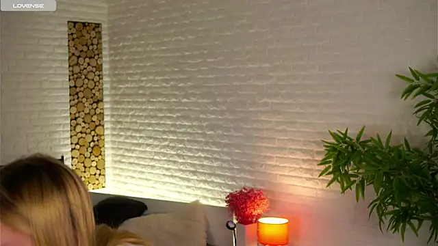 ElissaGlod online show from December 2025 12:10:01 PM