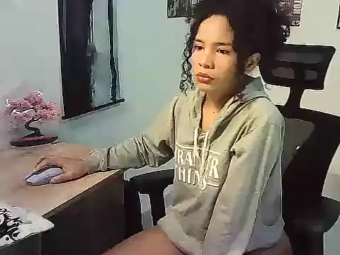 Gigi Scott  online show from December 2025 02:28:01 AM