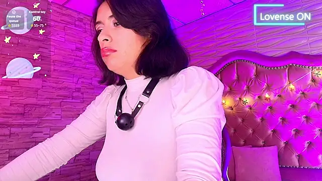 Roxanne Han online show from December 2025 11:50:02 AM