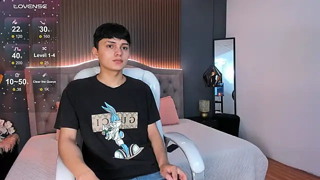 Maxii18  online show from November 2025 07:13:02 PM