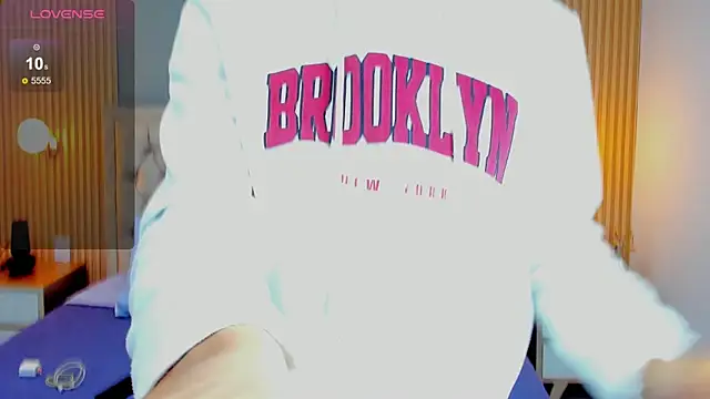 Maxii18  online show from January 2026 03:20:02 AM