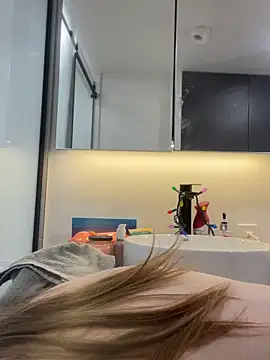 Snapshot of elliepixie chatting on December 2025 12:46:02 PM elliepixie online show from December 2025 12:46:02 PM