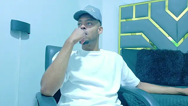 Neytanmalcon online show from November 2025 09:47:01 PM