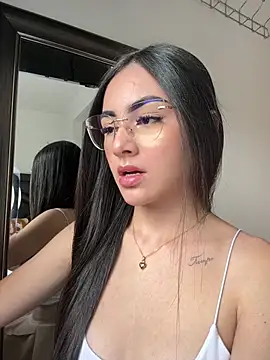 IslaCole online show from February 2026 09:19:01 PM