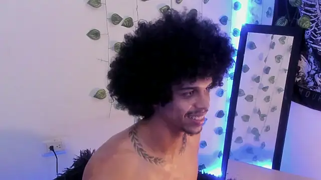 aaron play online show from November 2025 12:38:02 PM