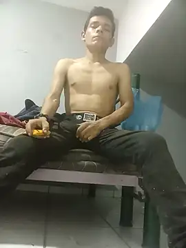 Snapshot of HSexy_Men00 chatting on October 2025 02:15:01 AM HSexy Men00 online show from October 2025 02:15:01 AM