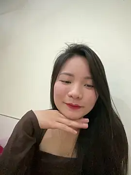 Bee Yellow00 online show from March 2026 04:51:02 AM