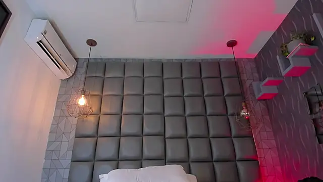 dannavelvet online show from May 2026 03:30:02 PM