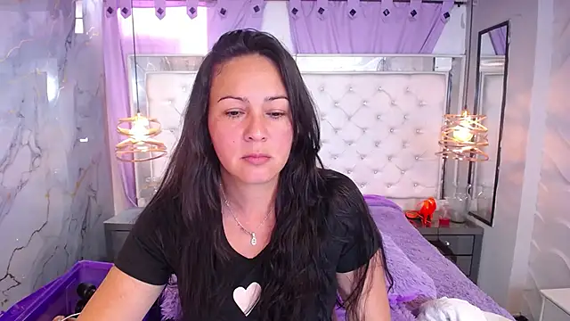 Melissa-roberts online show from October 2025 06:04:01 PM