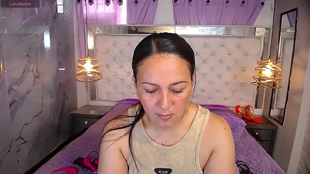 Melissa-roberts online show from December 2025 05:33:02 PM