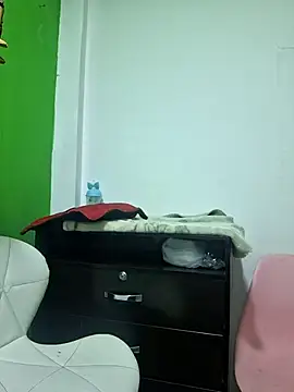 Snapshot of valilu_rosse27 chatting on February 2026 02:40:01 AM valilu rosse27 online show from February 2026 02:40:01 AM