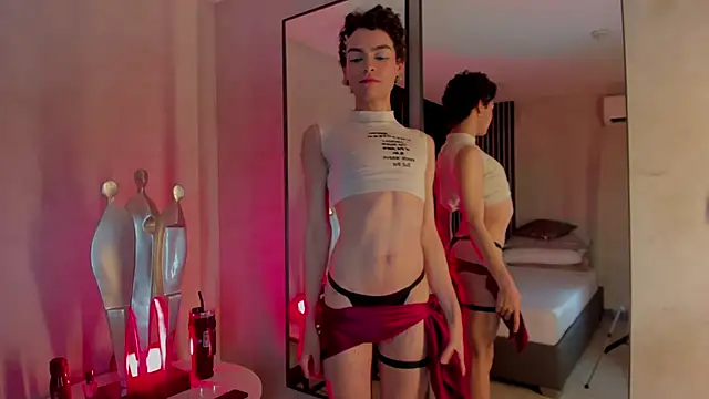 Val Guerra online show from November 2025 04:11:01 AM