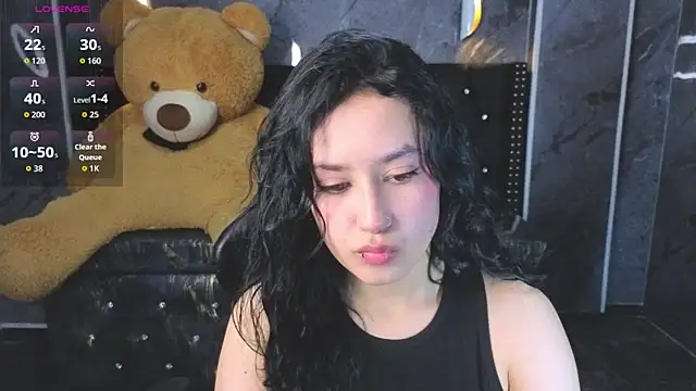 Aleja05 b online show from December 2025 07:42:01 PM