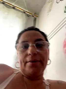 Snapshot of SexyMILF_Co chatting on November 2025 08:08:02 PM SexyMILF Co online show from November 2025 08:08:02 PM