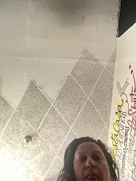 Snapshot of SexyMILF_Co chatting on November 2025 02:32:01 PM SexyMILF Co online show from November 2025 02:32:01 PM