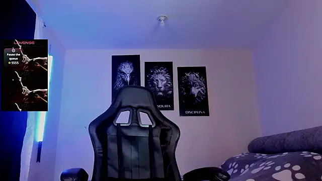 Snapshot of AUSTINN_TORRES chatting on February 2026 01:59:02 AM AUSTINN TORRES online show from February 2026 01:59:02 AM